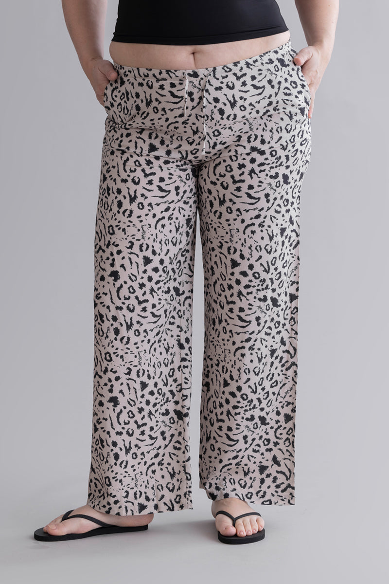 Summer Pants Mono Leo Oatmeal | Hey Honey & Active Wear