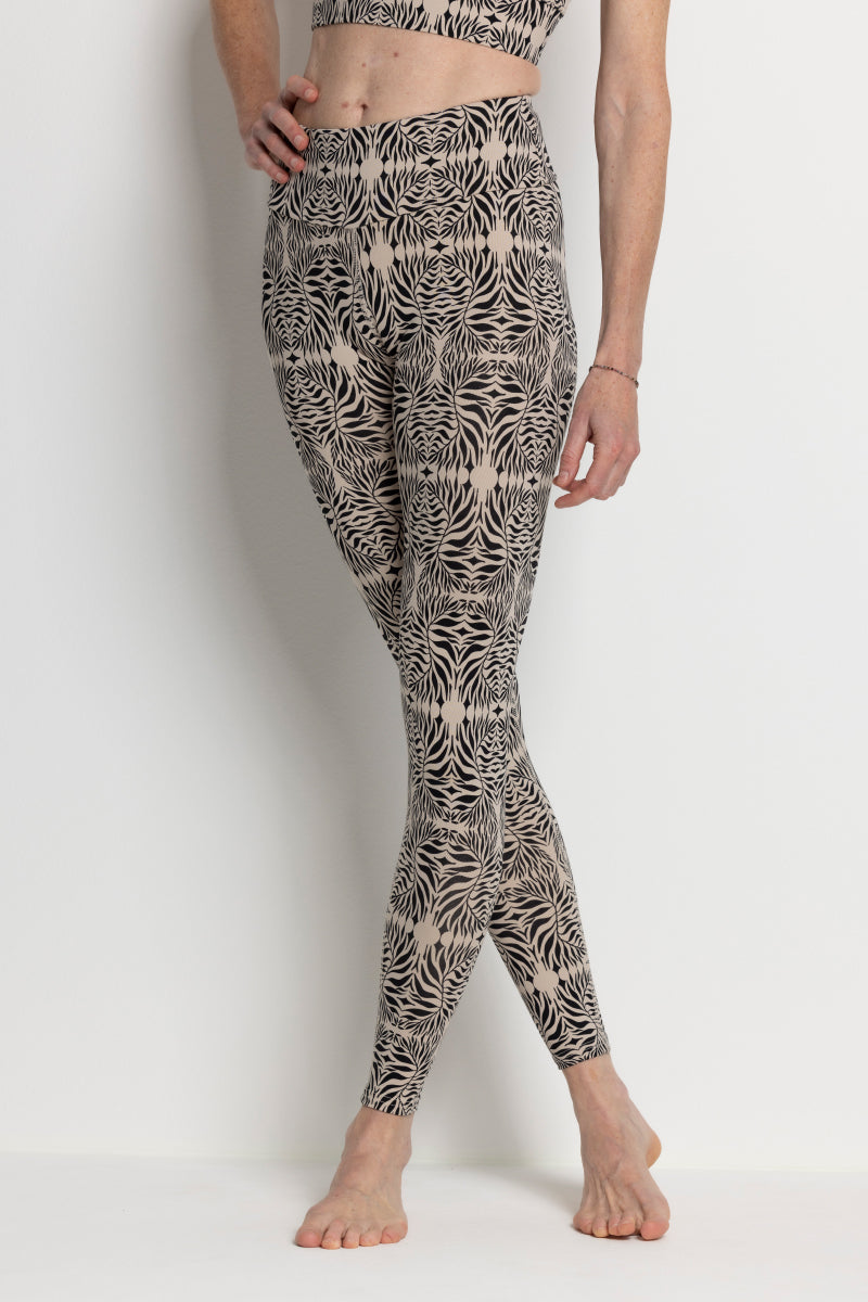 Leggings Island Waves